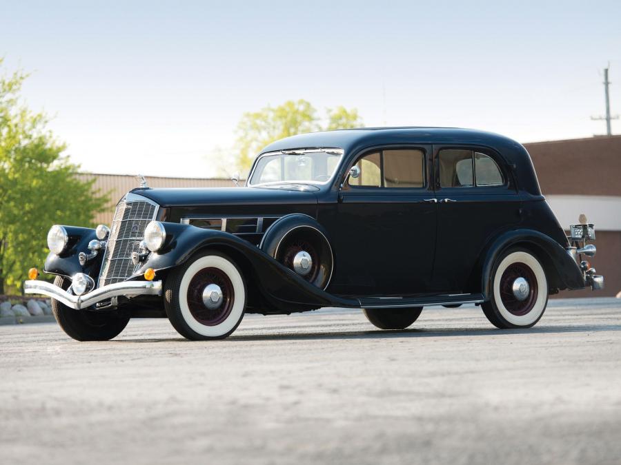 Pierce-Arrow Model 836-A 4-Door Sedan 1934 года  (фото 1 из 4)